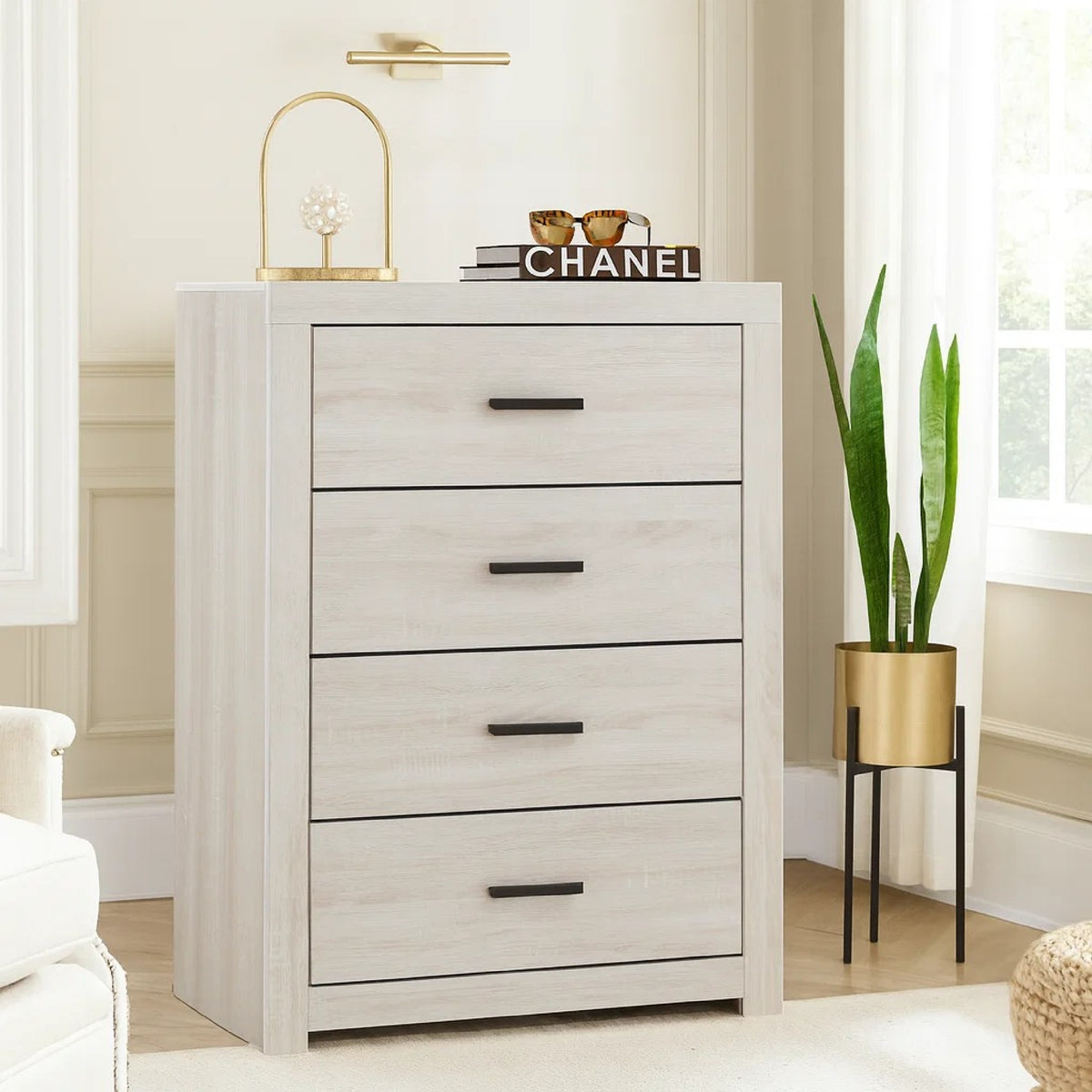 Chest with 5 Drawers and Metal Bar Pulls, White  - BM242655