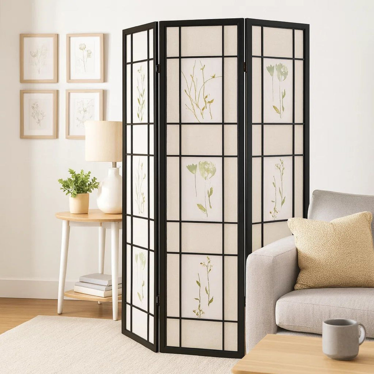 4 Panel Screen with Floral Print Detailing and Wooden Frame, Black  - BM242729