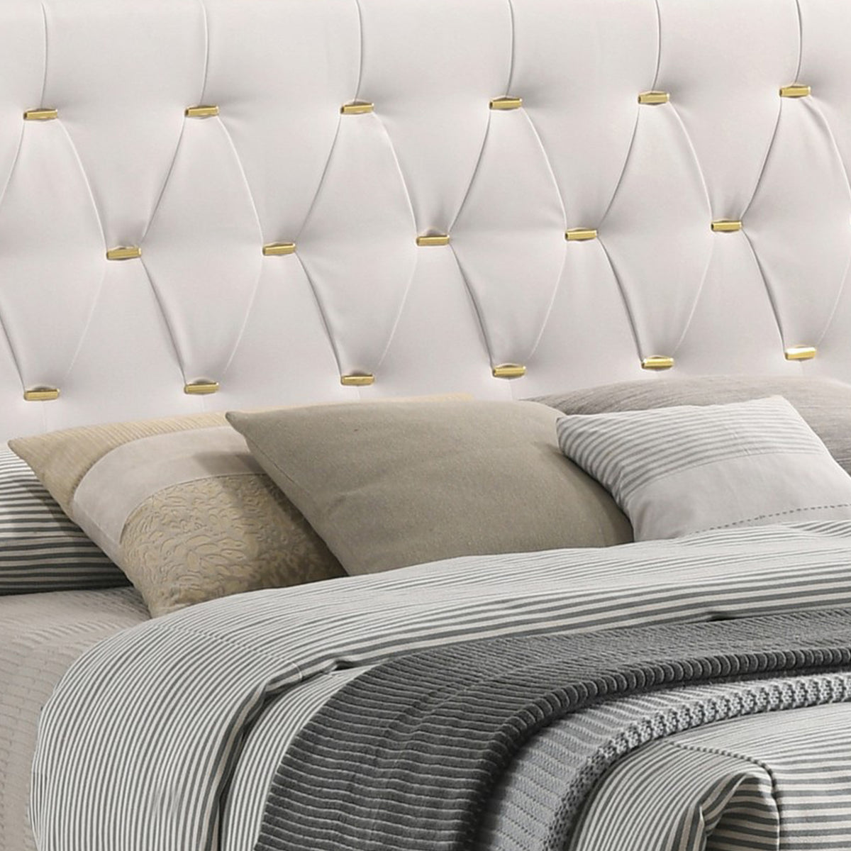 Lif Platform Queen Size Bed, Panel Tufted Headboard, Gold Legs White Velvet  - BM297258