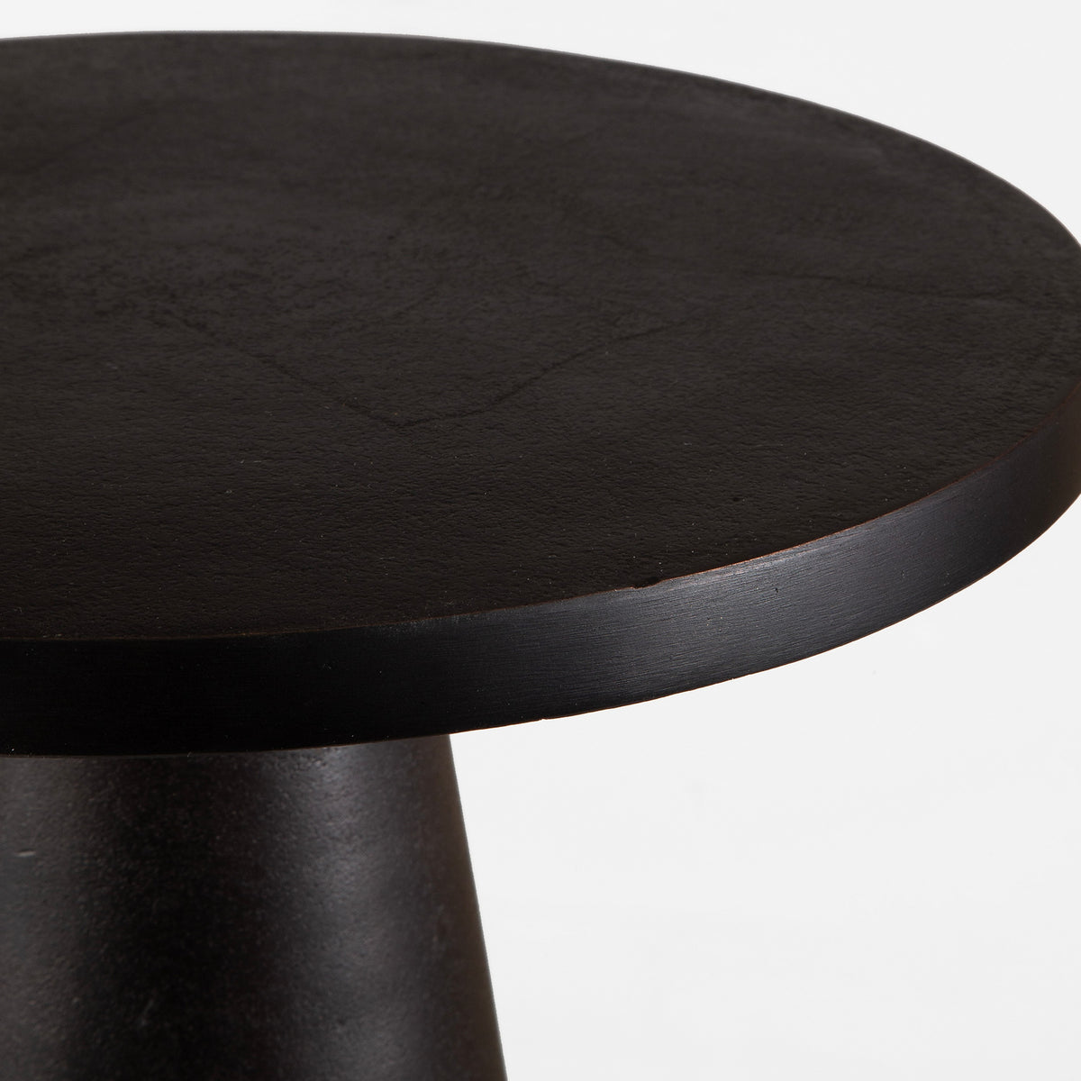 20 Inch Round Accent Table, Tapered Round Pedestal, Dark Bronze Aluminum - BM315757