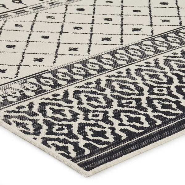 5 x 7 Outdoor Small Area Rug, Modern Black, Ivory Geometric Pattern -BM335153