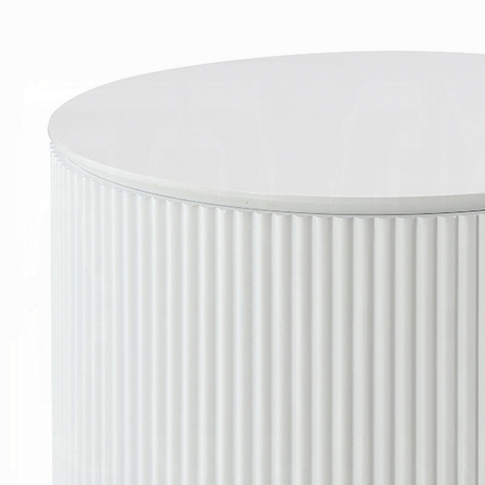 Del Modern Side End Table, 22 Inch Round Top, Glossy White Ribbed Base - BM348551