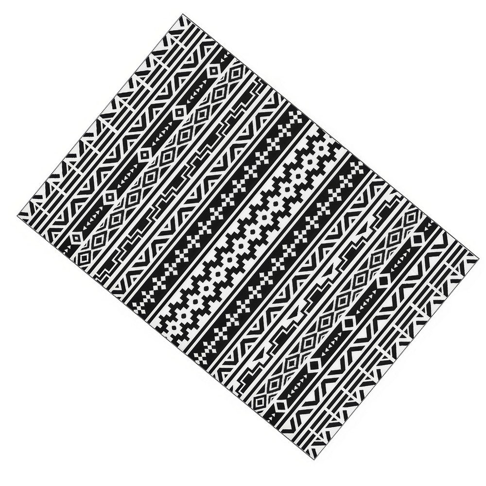 Mez 6x9 Medium Outdoor Rug, Black White Bohemian Geometric Pattern w Bag - BM350786