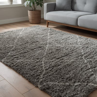Wreno 8x10 Large Shag Area Rug with Cream Geometric Pattern, Gray PET